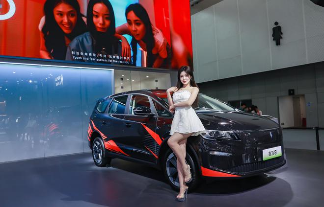 2024广州车展睿蓝汽车：活出特色用可充可换可升级应对“卷”(图4)