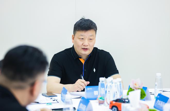 2024广州车展睿蓝汽车：活出特色用可充可换可升级应对“卷”(图5)