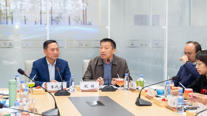 大道同行共创未来：海一云商集团2024年媒体交流座谈会圆满举行(图7)