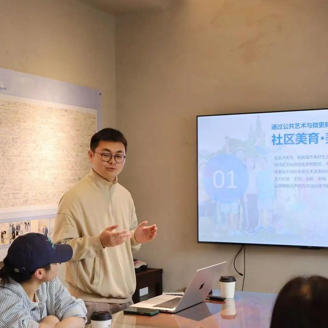 【科研成果】漫画百年王斌：上海城市更新中的大漫画与公共艺术共生的城乡探索(图13)